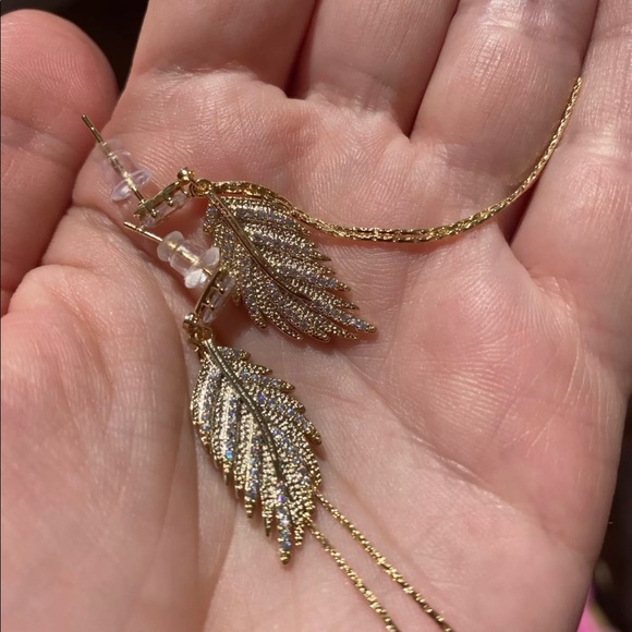 New Gold Leaf Tassel Stud Earrings - Picture 5 of 8